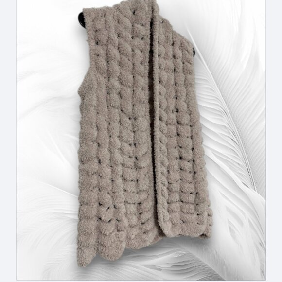 Cozy Textured Fuzzy Knit Sleeveless Vest - Picture 2 of 8